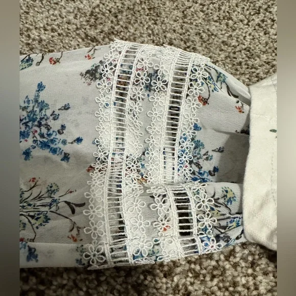 Sale🎉POL Layered Floral Tunic with Yellow & Blue Flowers and Lace Accent Sleeves - Picture 6 of 6